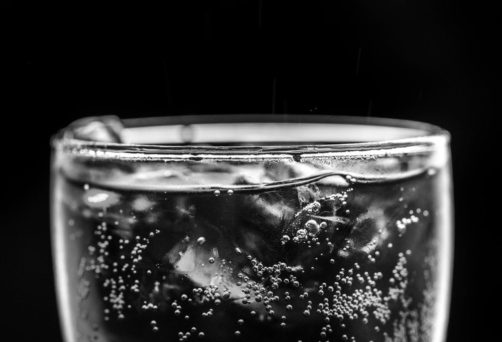 diferencia entre soda y agua con gas